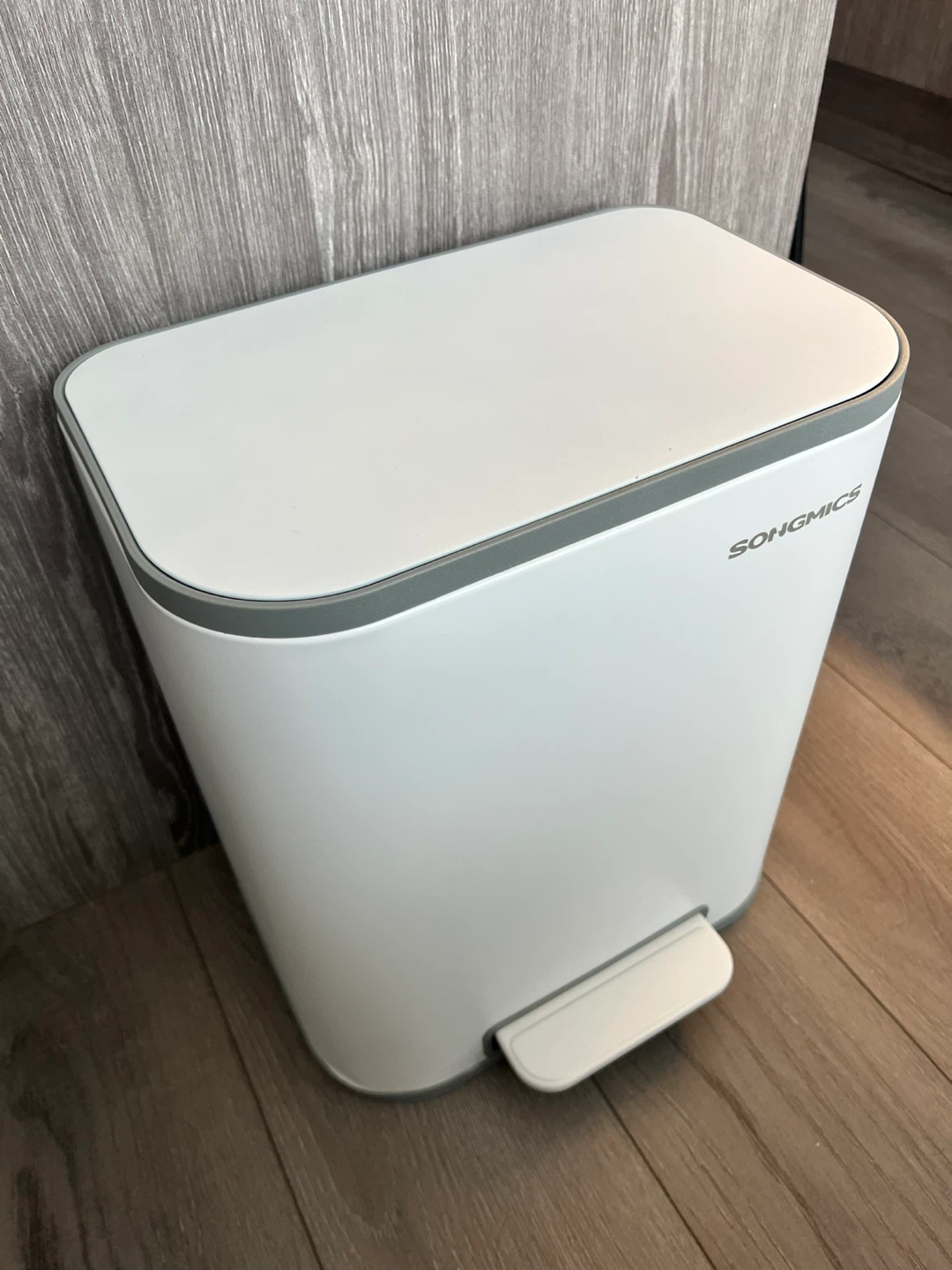 MOVING SALE!- 20L kitchen trash can