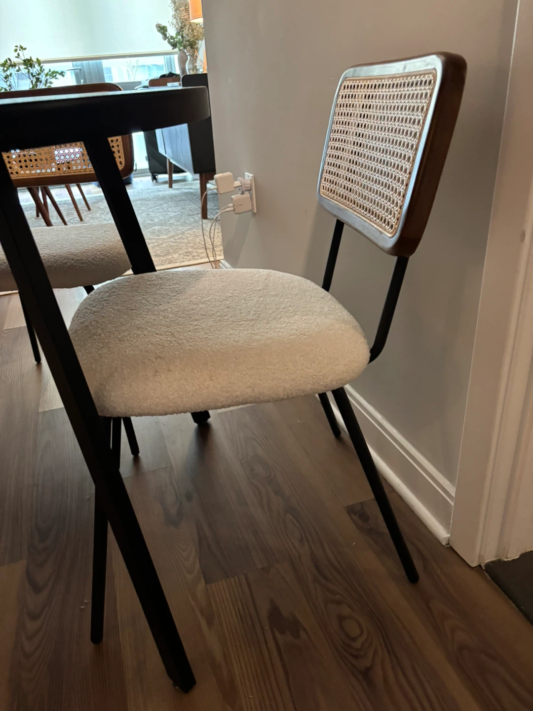 Set of rattan chairs with metal legs. - photo 2