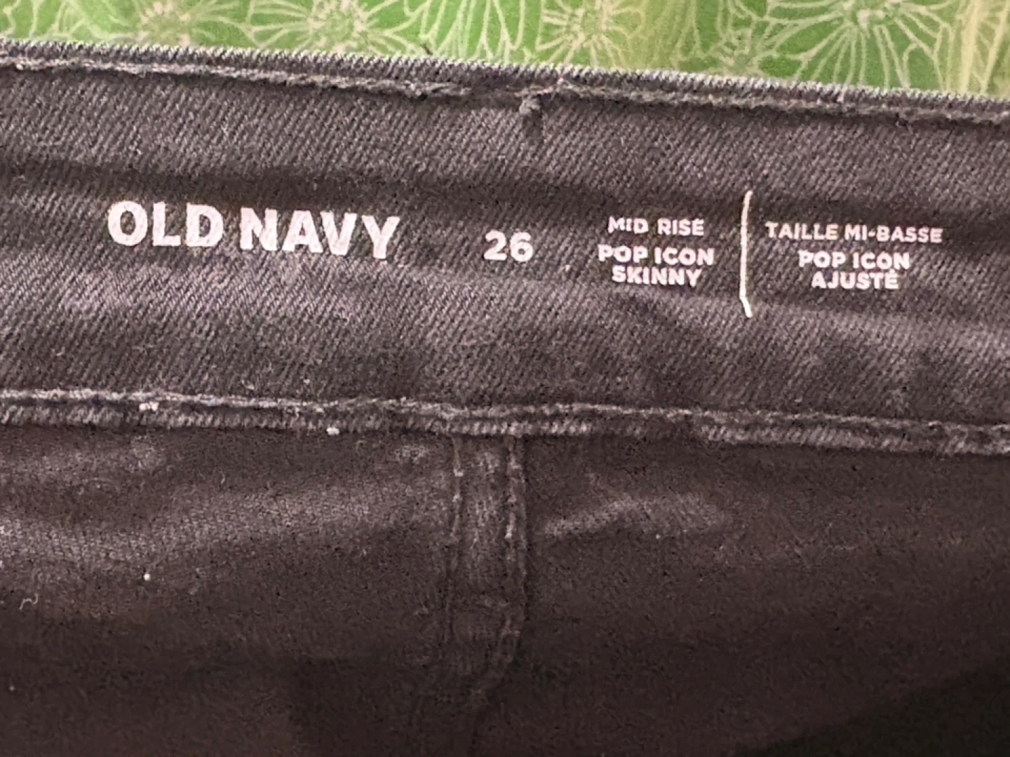 Old Navy Pop Icon Skinny Jeans Black Size 26 Mid Rise