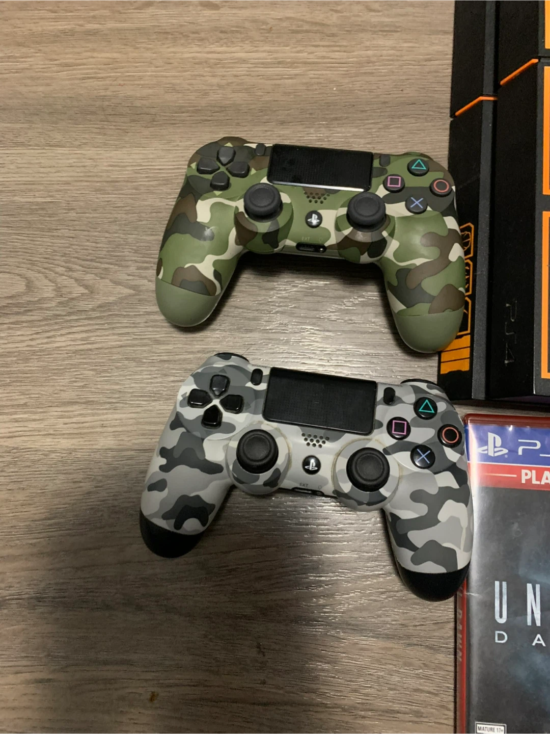 PlayStation 4 Console with 2 Controllers and 5 Games - photo 5