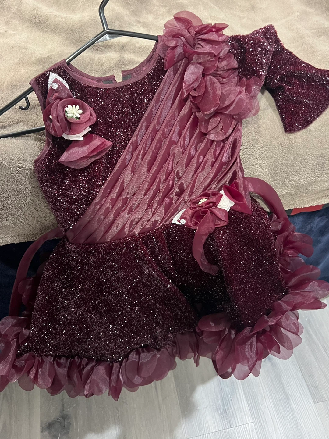 Girls Burgundy Sequin Performance Dress Size 26 - photo 4