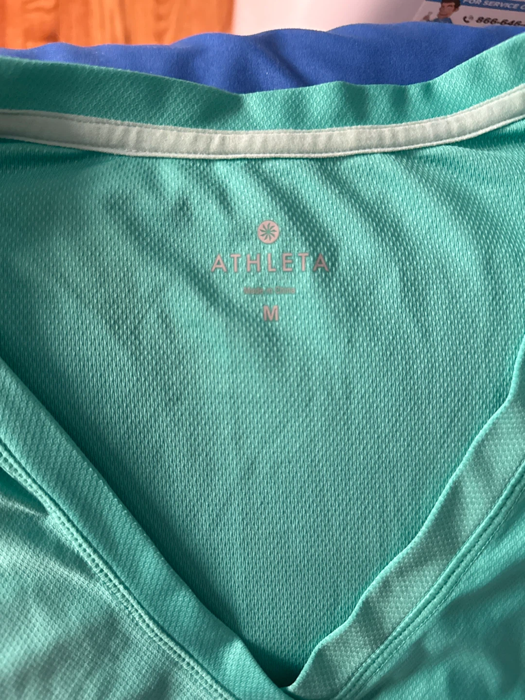 Athleta Women's Long Sleeve V-Neck Shirt Size M - photo 2