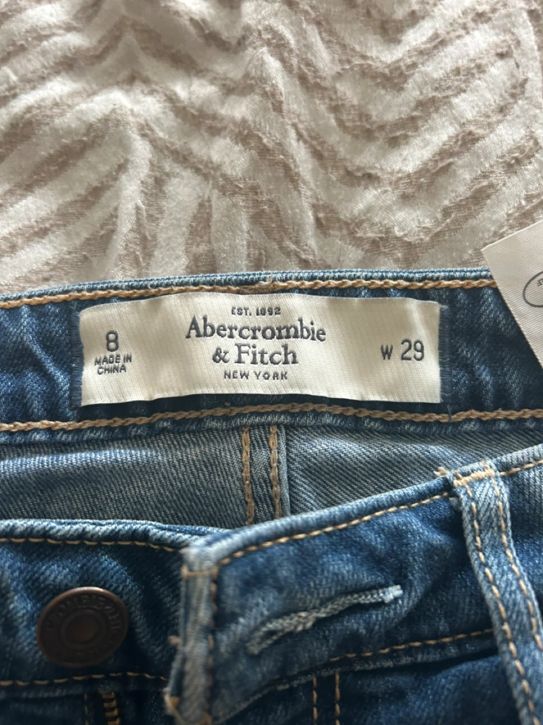 Abercrombie & Fitch Distressed Jeans Size 8 W29 - photo 4