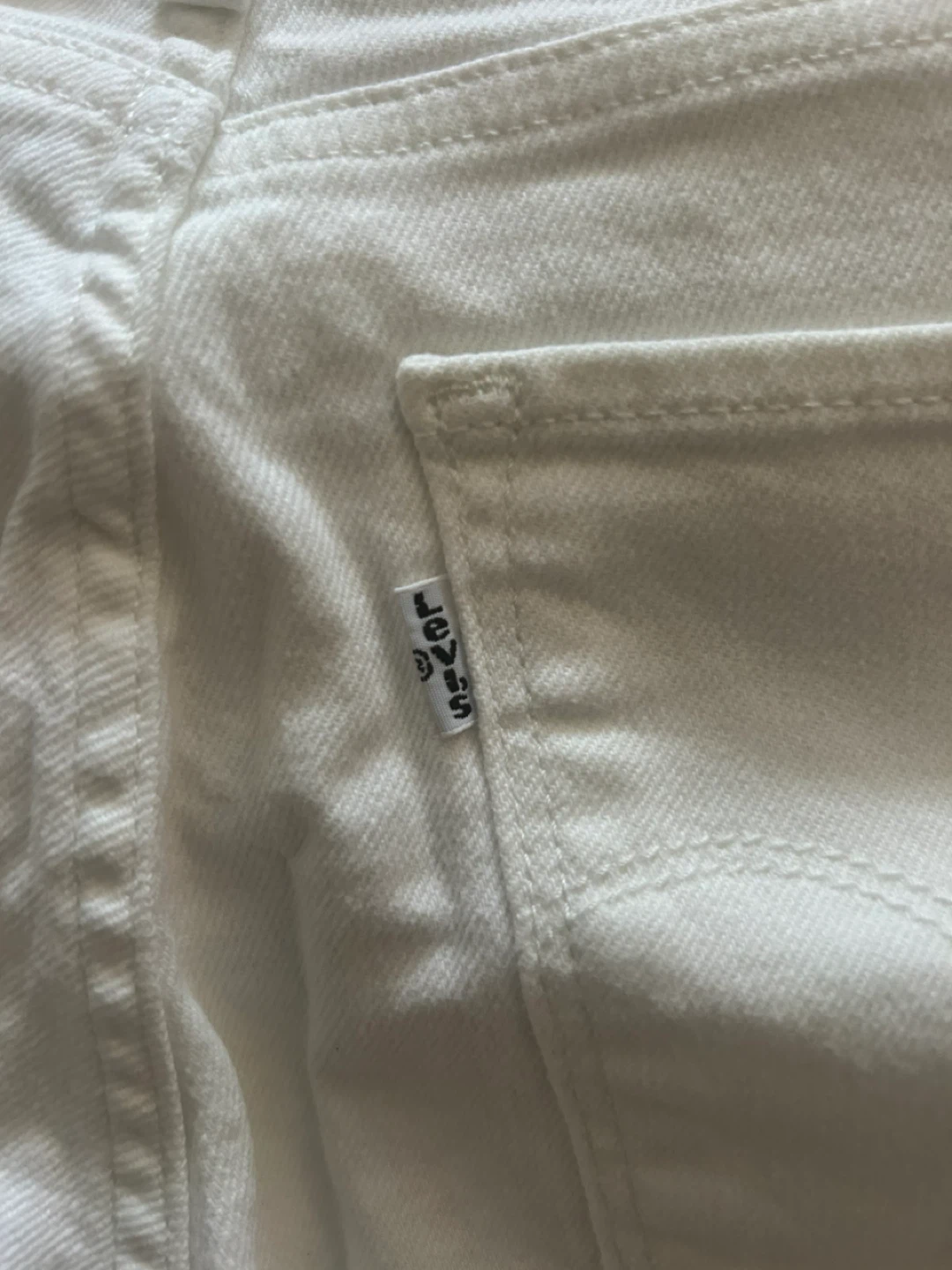 Levi’s ALL WHITE  high rise skinny jeans - photo 4