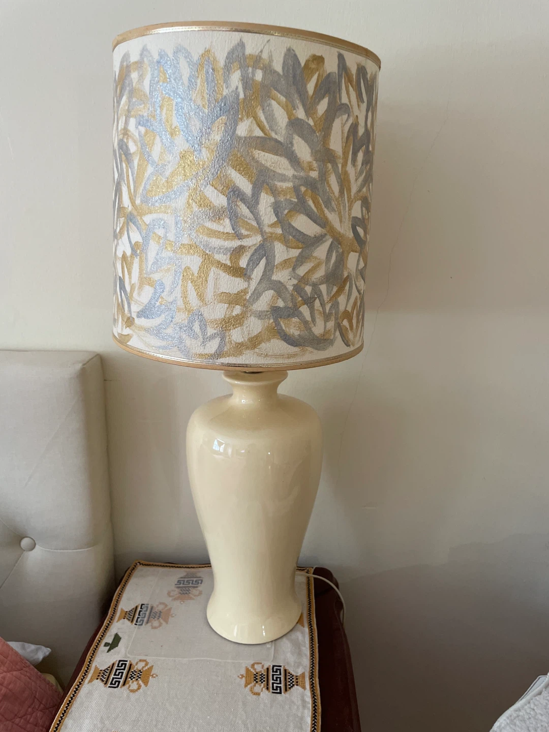 Cream Ceramic Table Lamp with Abstract Shade