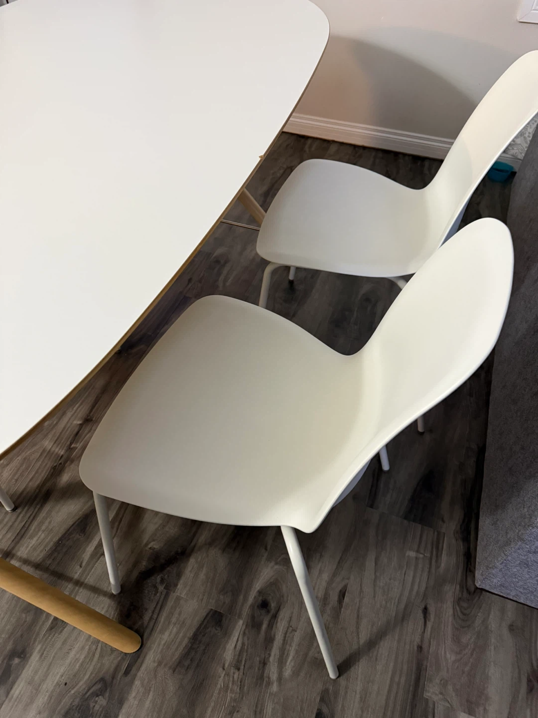White Oval Dining Table with 4 Chairs - photo 3