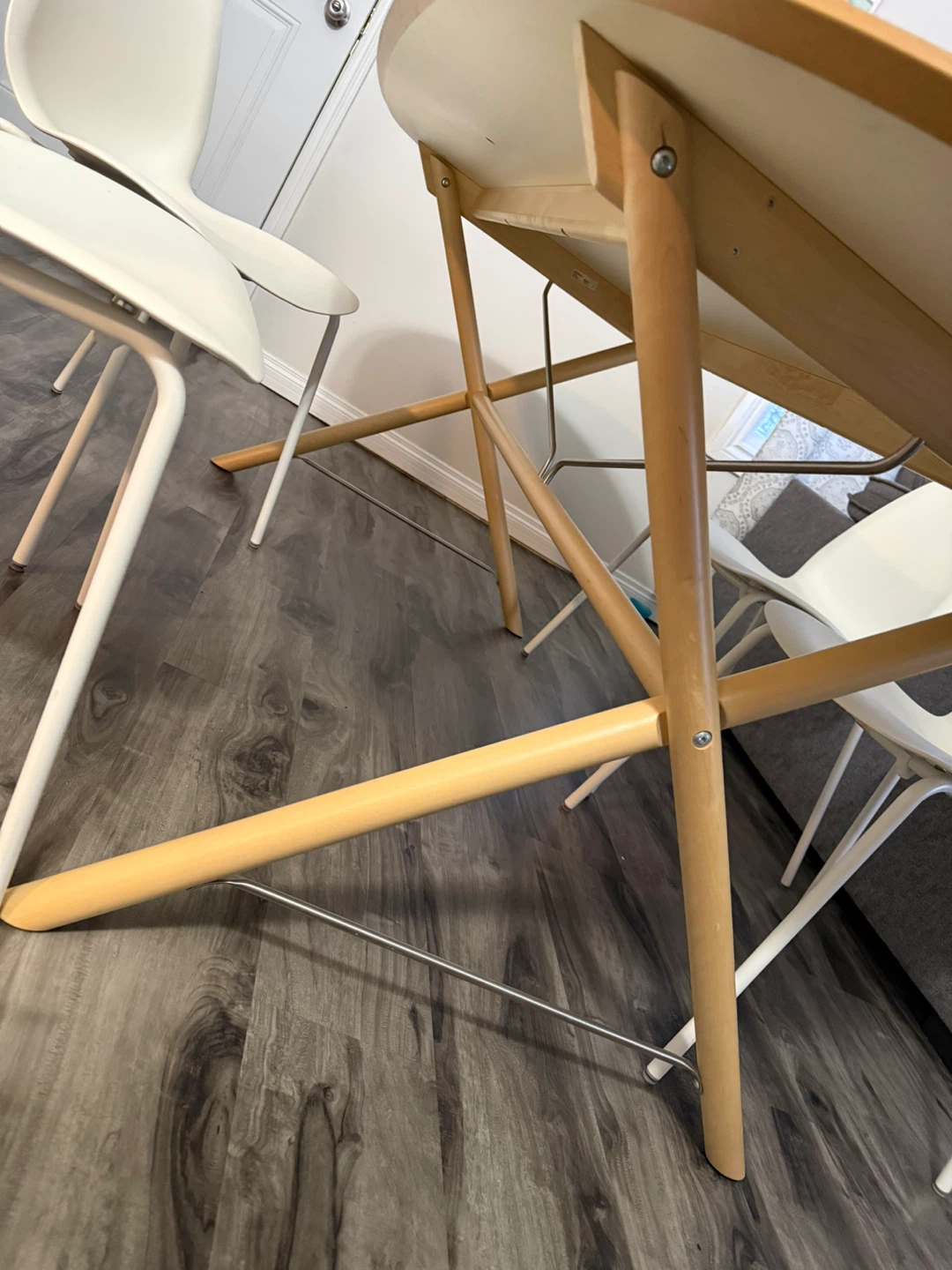 White Oval Dining Table with 4 Chairs - photo 4