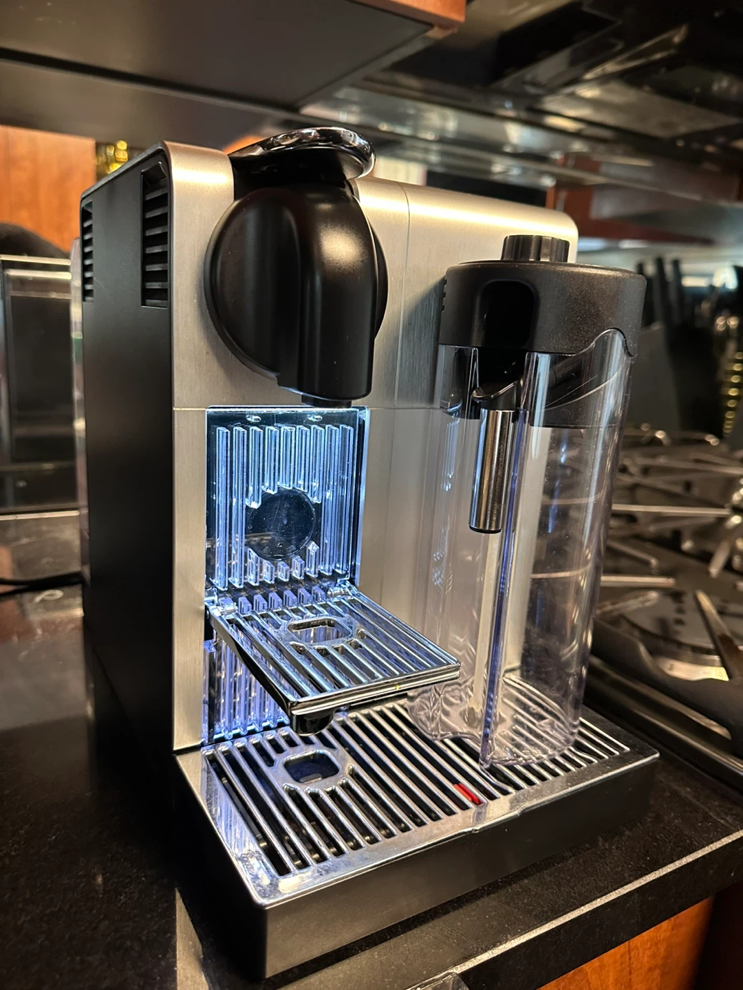Nespresso DeLonghi Coffee Machine - photo 2