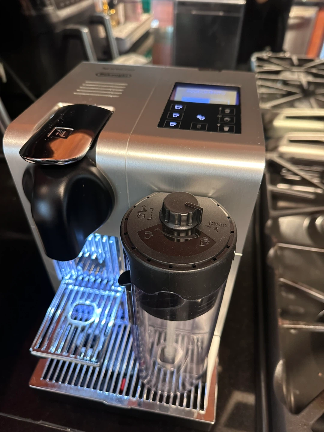 Nespresso DeLonghi Coffee Machine - photo 3