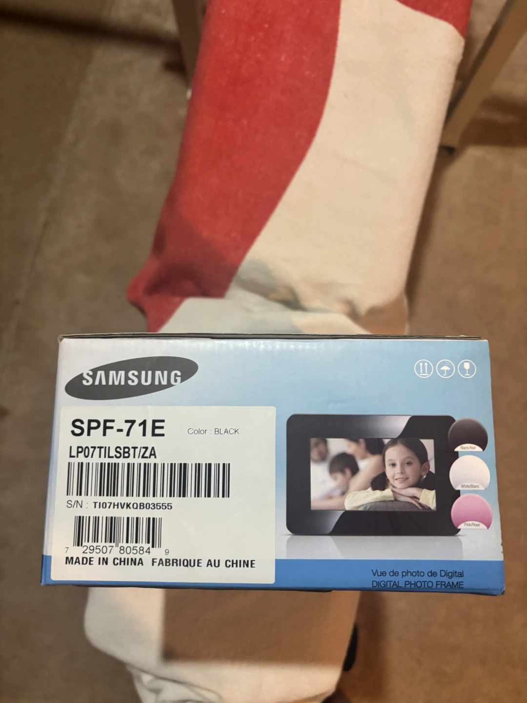 Samsung SPF-71E Digital Photo Frame - Black - photo 2