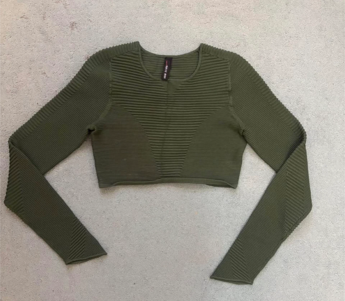Cropped Long Sleeve Top - S