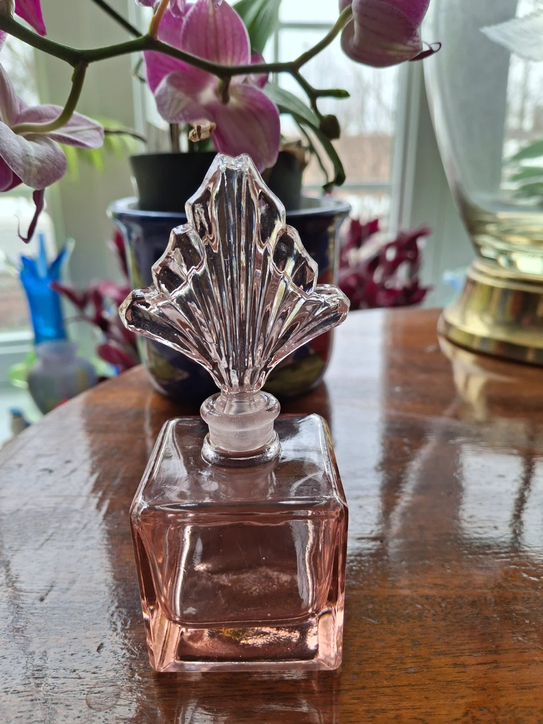 Pink glass perfume bottle - photo 3