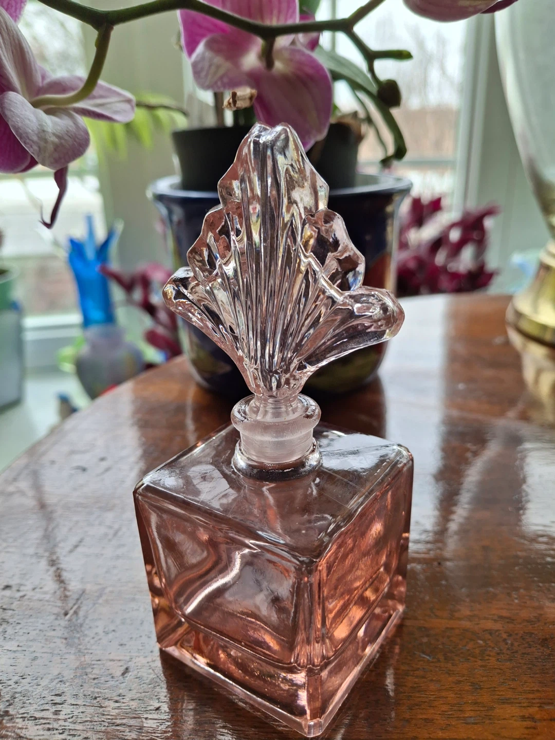 Pink glass perfume bottle - photo 2