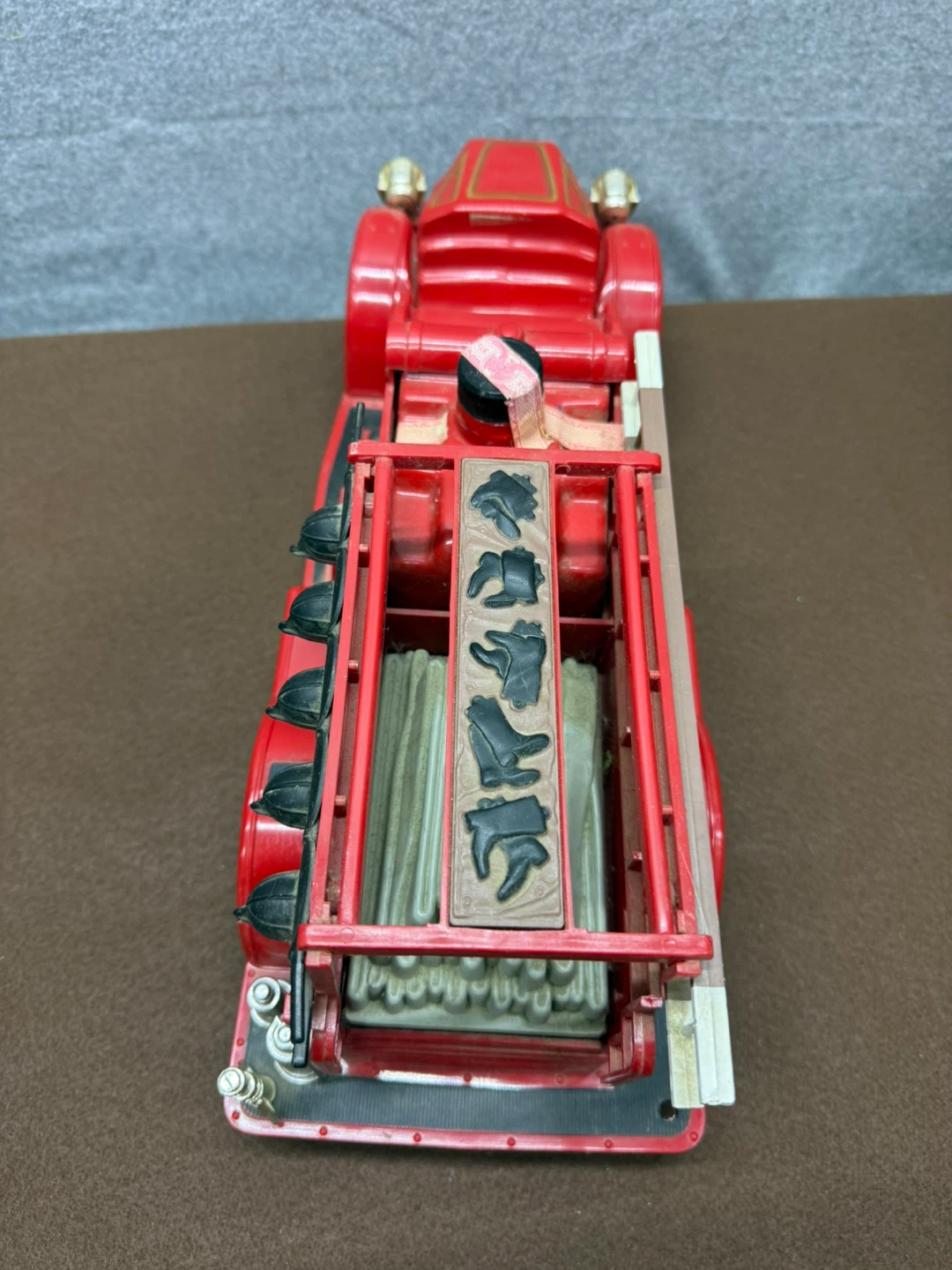 Jim Beam 1917 Mack Bulldog Fire Truck Decanter Vintage Red Empty - photo 5