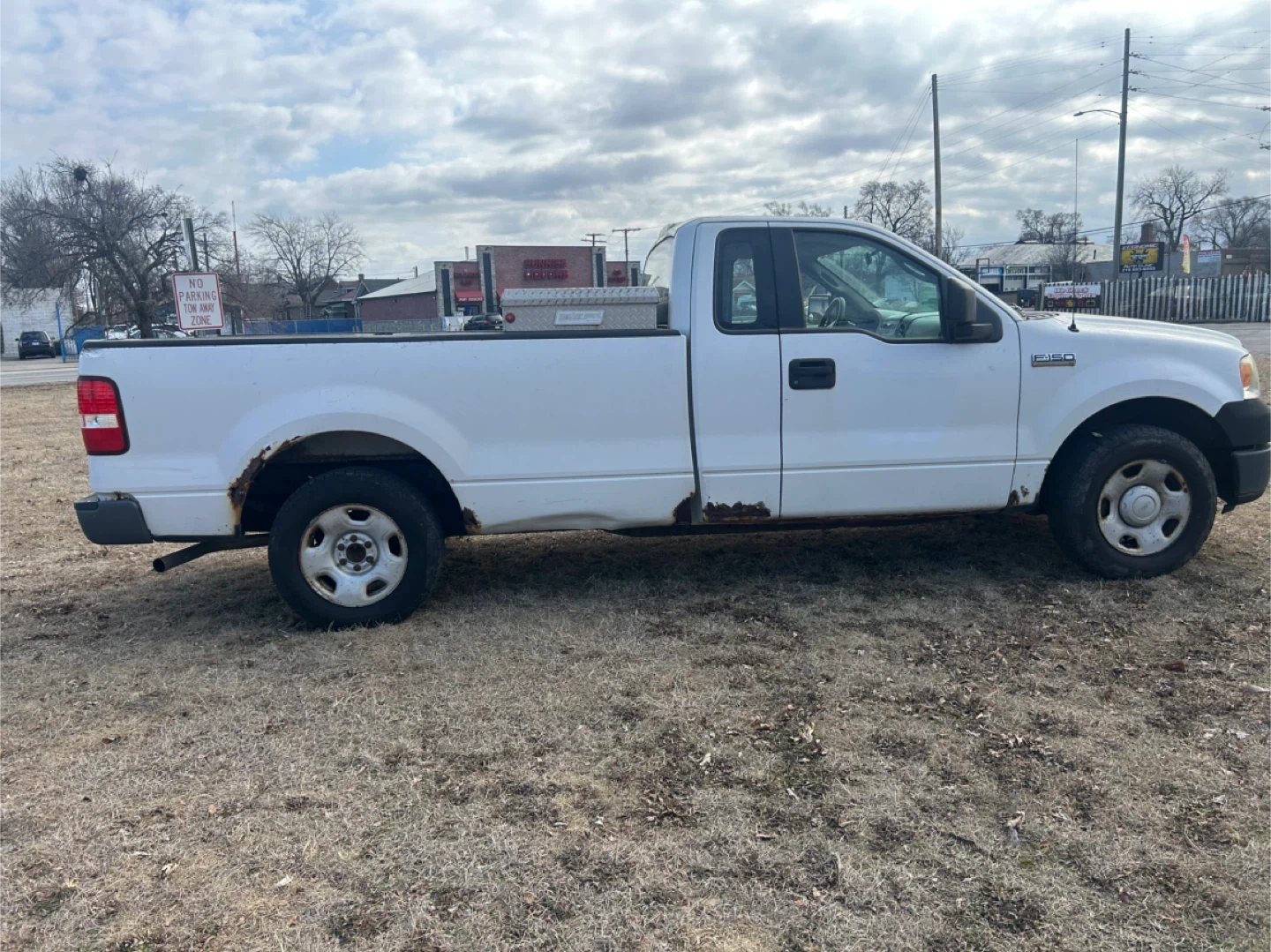 White Ford F-150 Pickup Truck- 2005