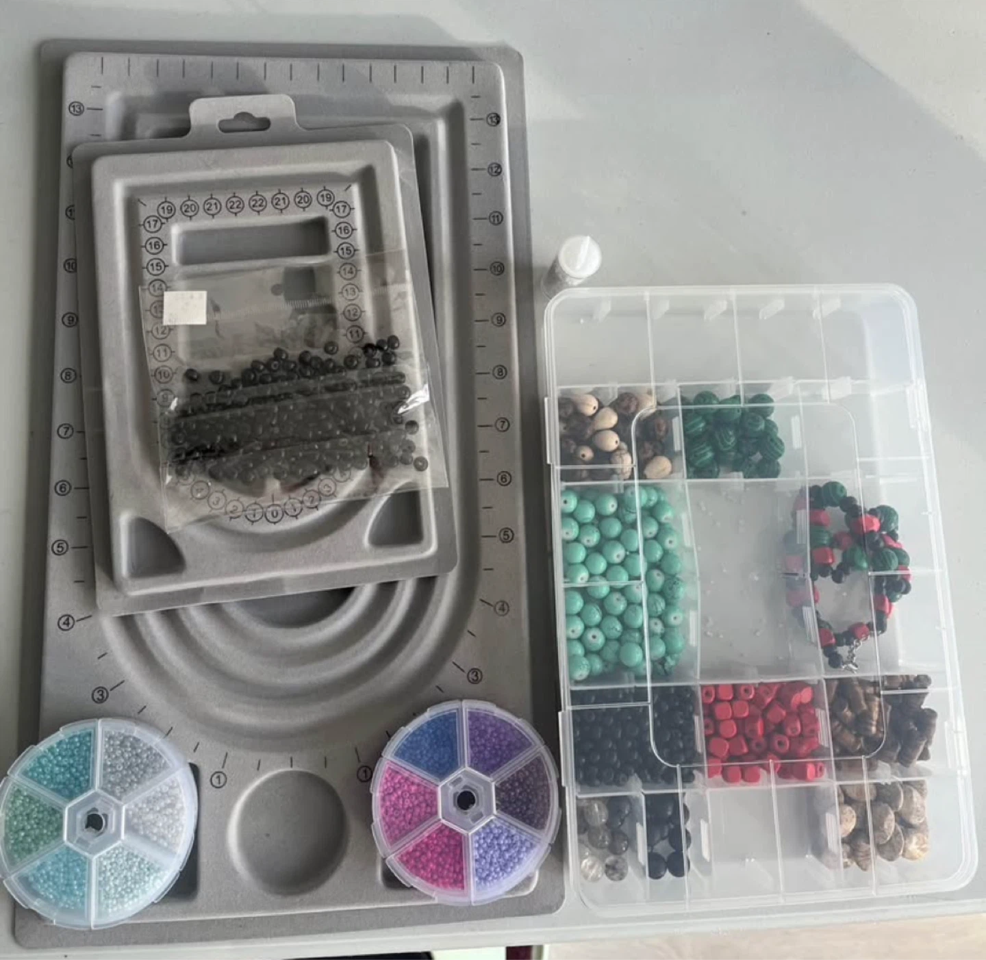 Bead Crafting Kit with Assorted Beads