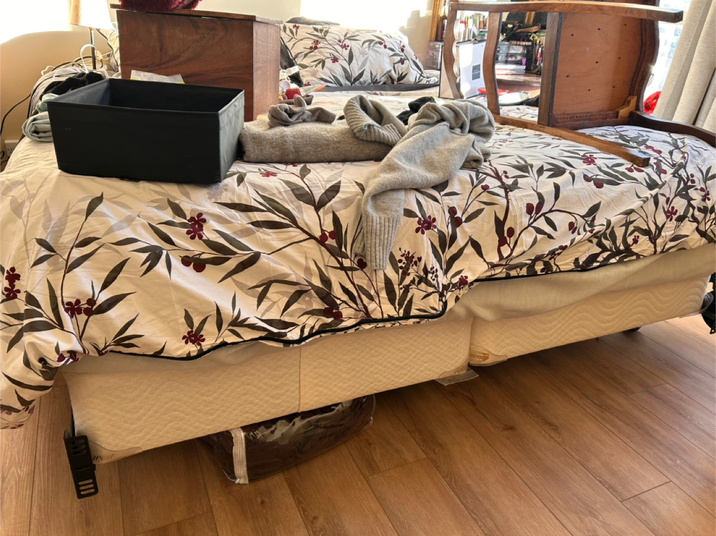 Frame + box spring  /king size w wheels - as new