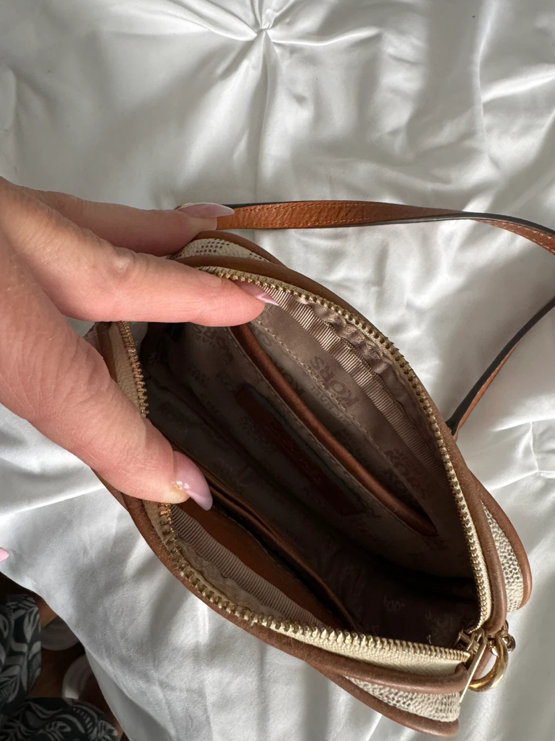 Michael Kors Small Crossbody Bag - photo 2