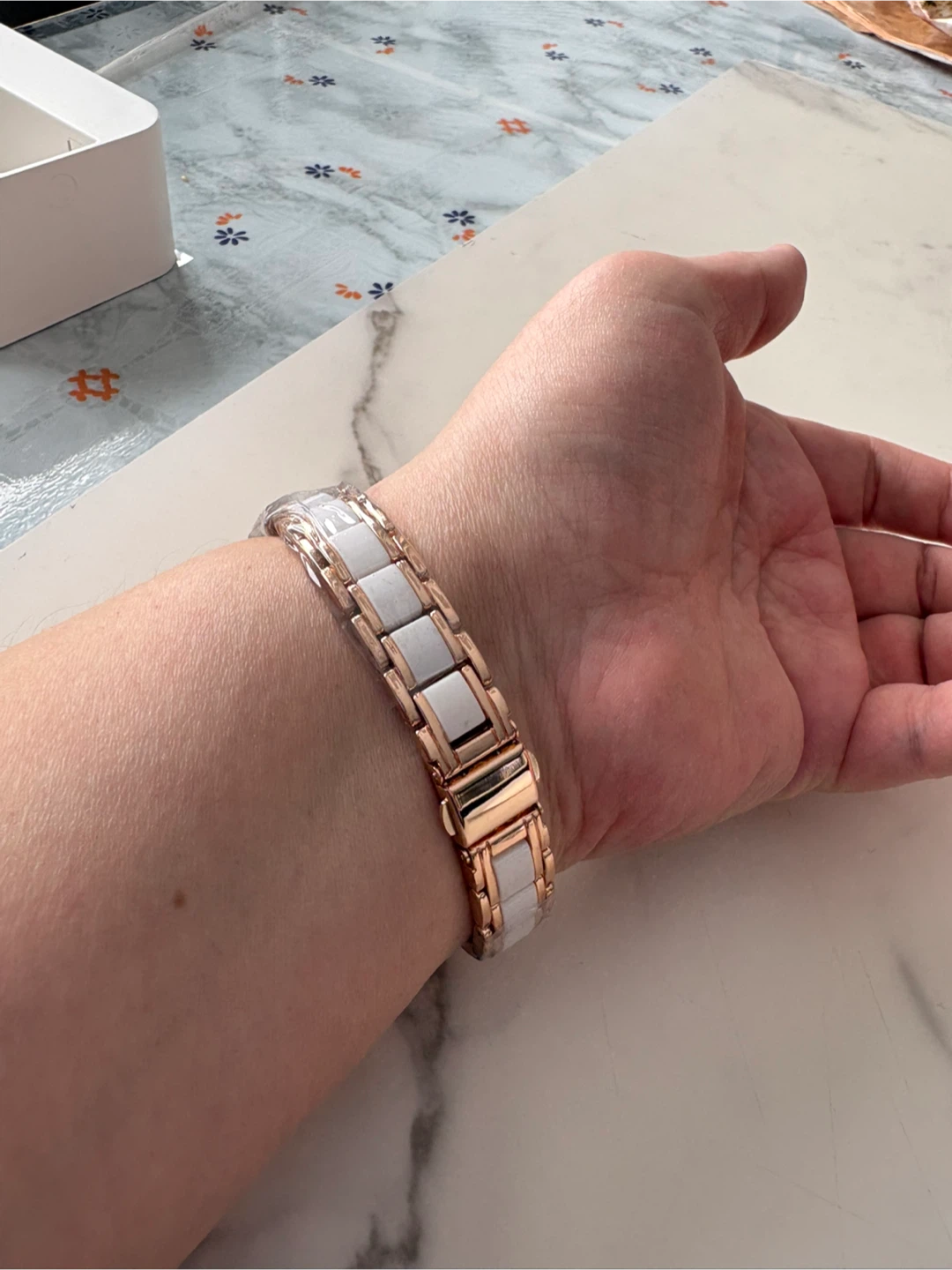 Elegant Rose Gold & White Women’s Watch – Quartz – With Box - photo 3
