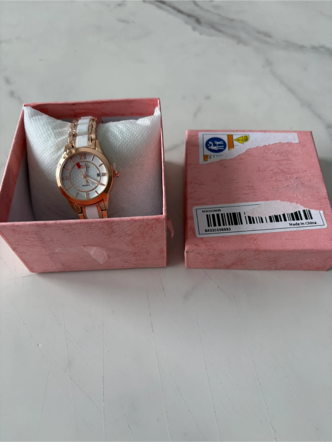 Elegant Rose Gold & White Women’s Watch – Quartz – With Box