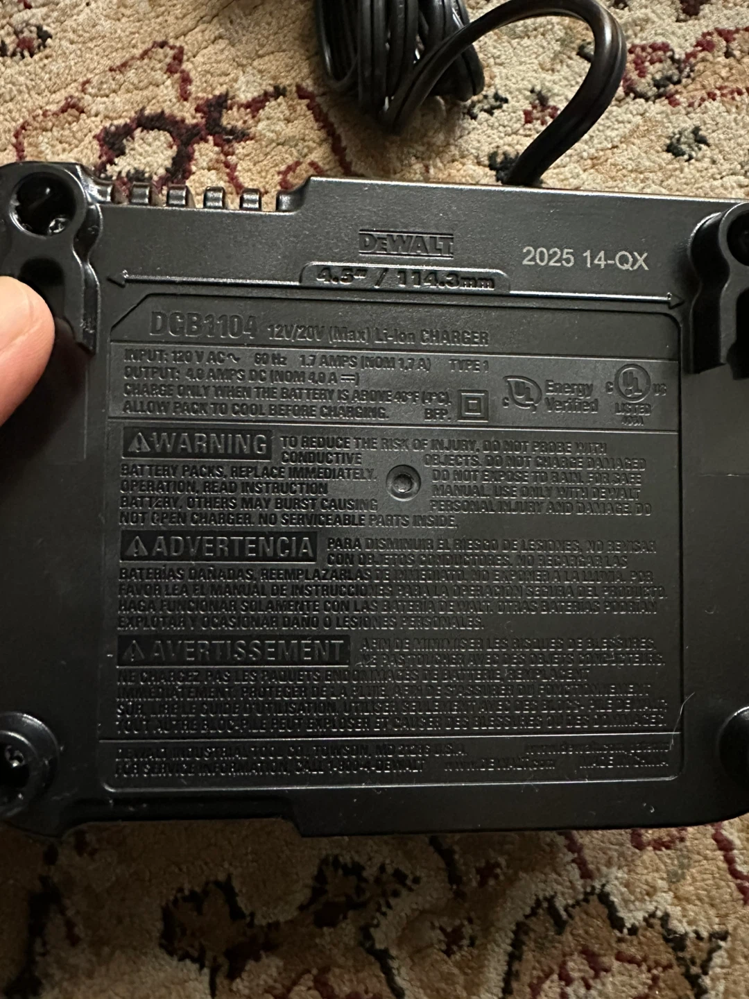 DEWALT DCB1104 12V/20V MAX Lithium Ion Battery Charger - photo 2
