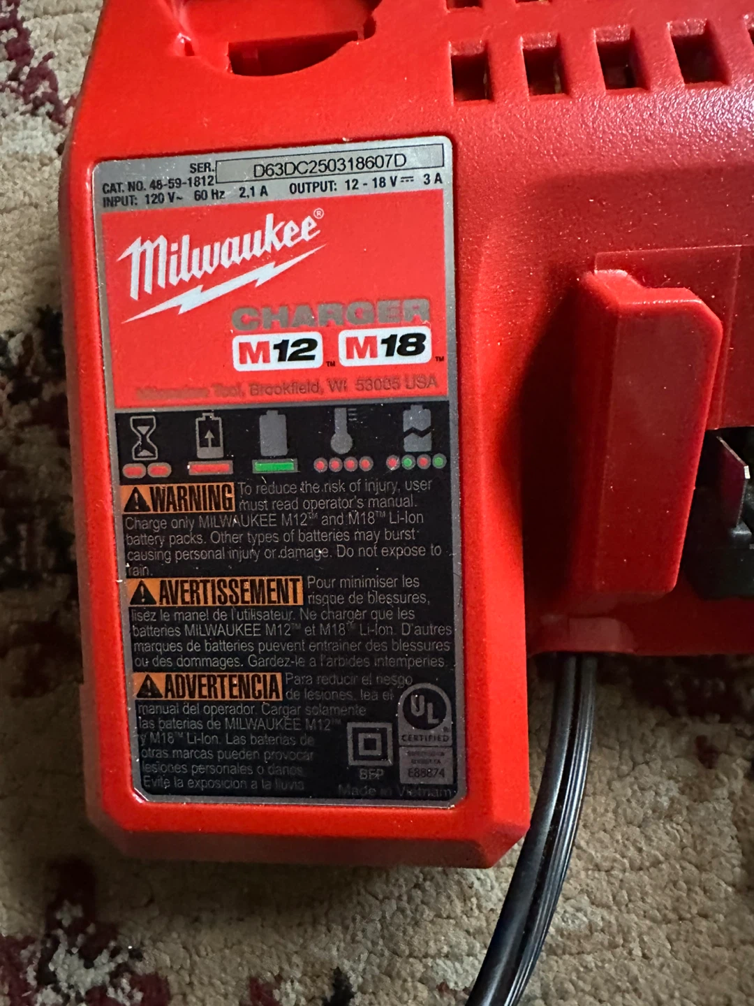 Milwaukee M12 M18 Battery Charger - photo 2