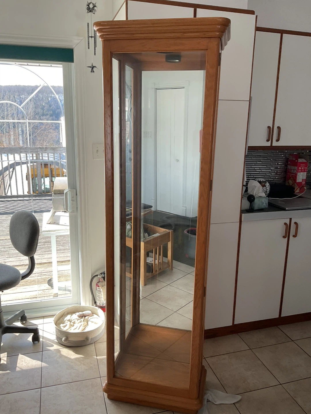 2 curio cabinets 50$ each - photo 2