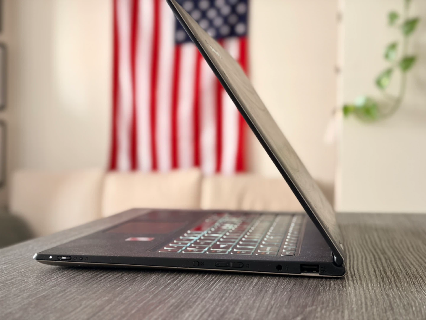 Lenovo Flex 4 2-in-1 Laptop — Intel i7 / 8GB RAM / 256GB SSD - photo 3