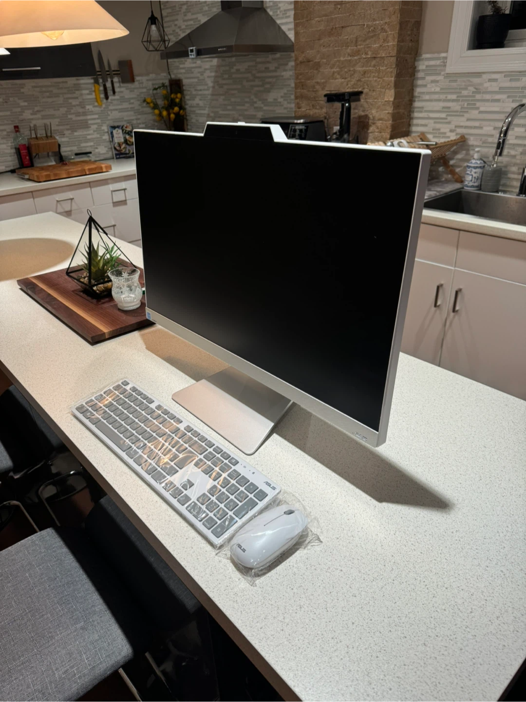 ASUS All-in-One Desktop Computer with Keyboard and Mouse