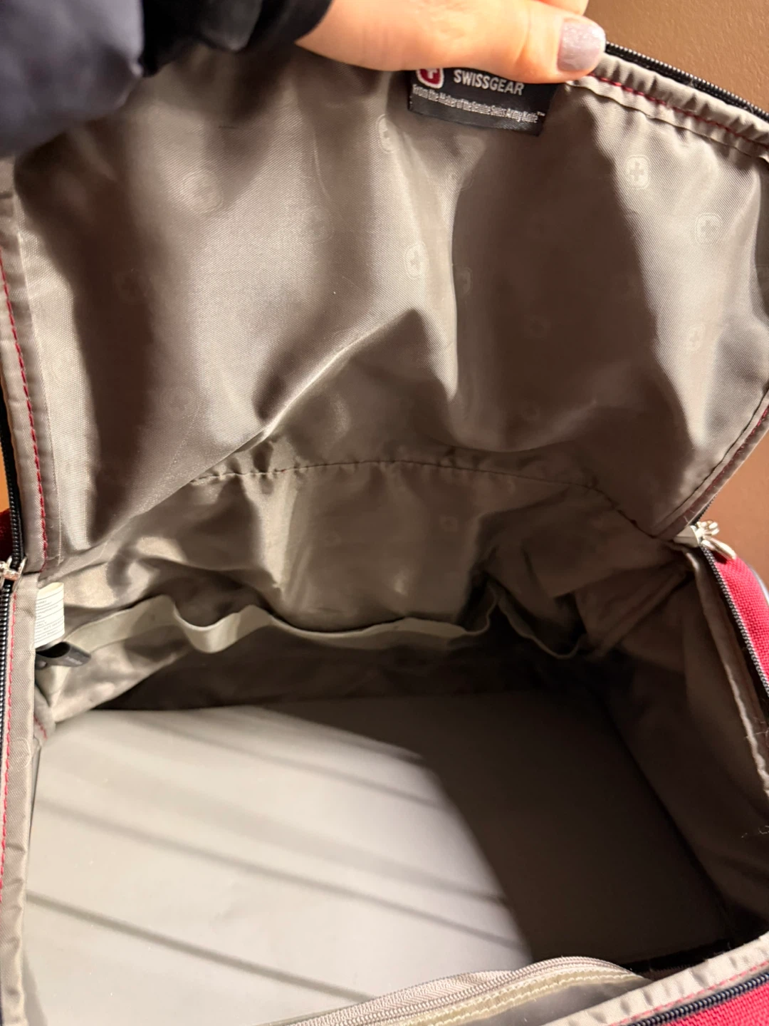 Swiss Gear Red Duffle Bag - photo 4