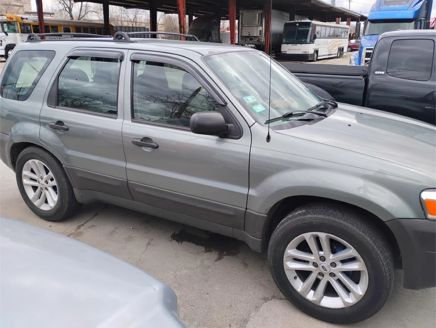 2007 Ford Escape XLT SUV - photo 2