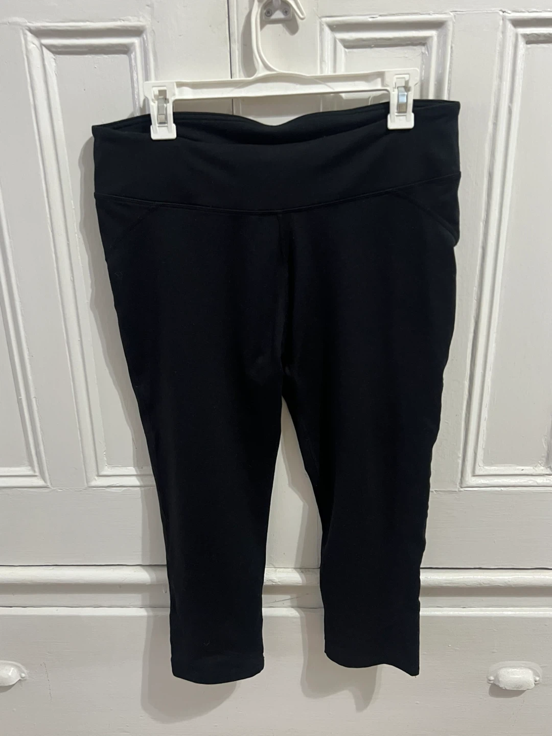 Fabletics Black Capri Leggings