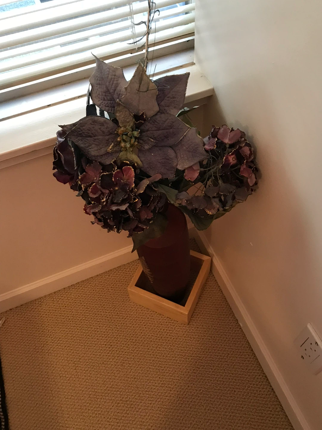Flower Arrangement with beautiful glass Vase - photo 3
