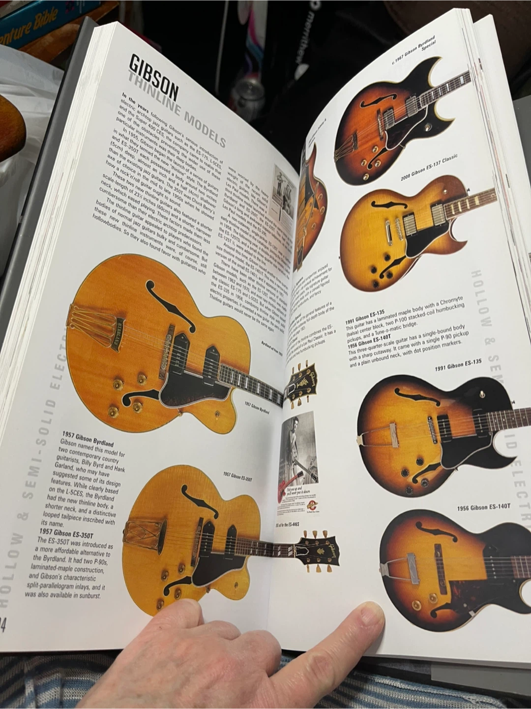 The Ultimate Guitar Sourcebook by Tony Bacon 🥕 - photo 4
