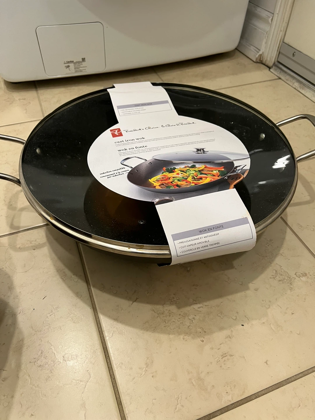 President's Choice Cast Iron Wok with Tempered Glass Lid - photo 4
