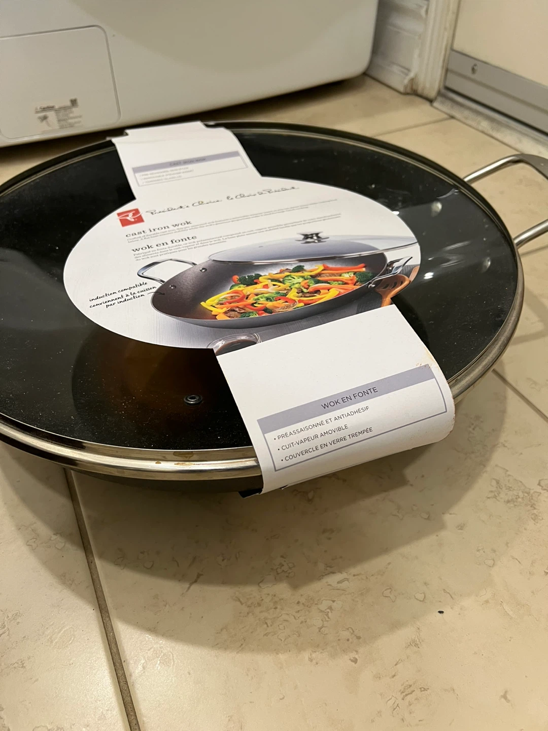 President's Choice Cast Iron Wok with Tempered Glass Lid - photo 3