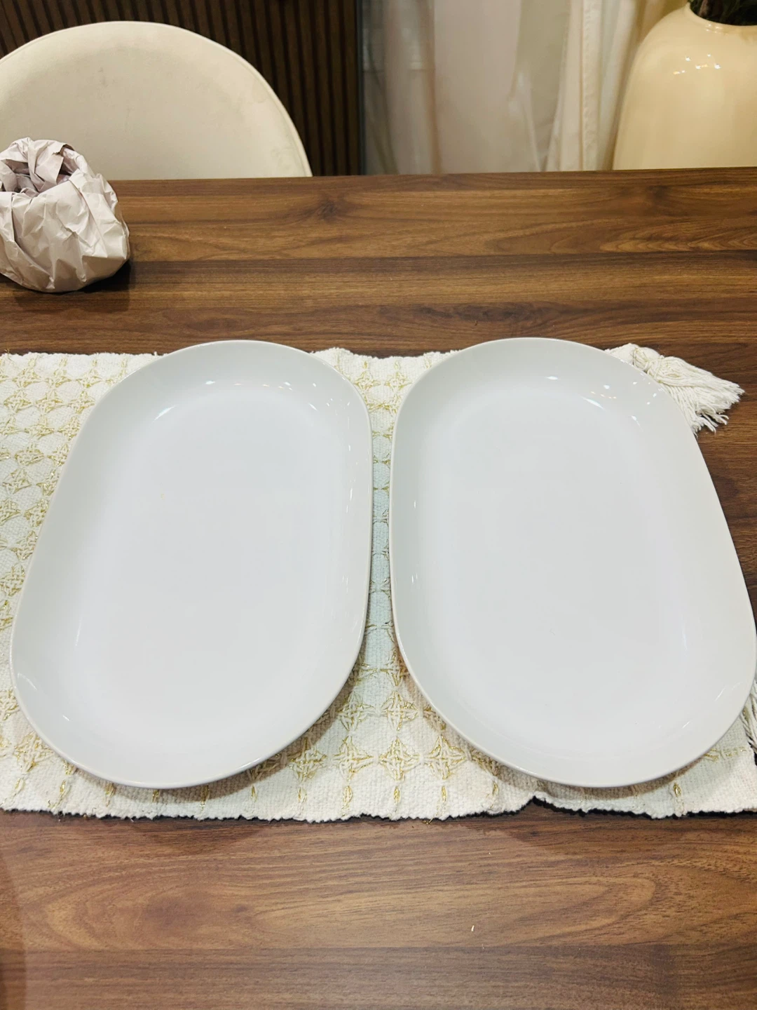 Set of 2 White Oval Serving Plates