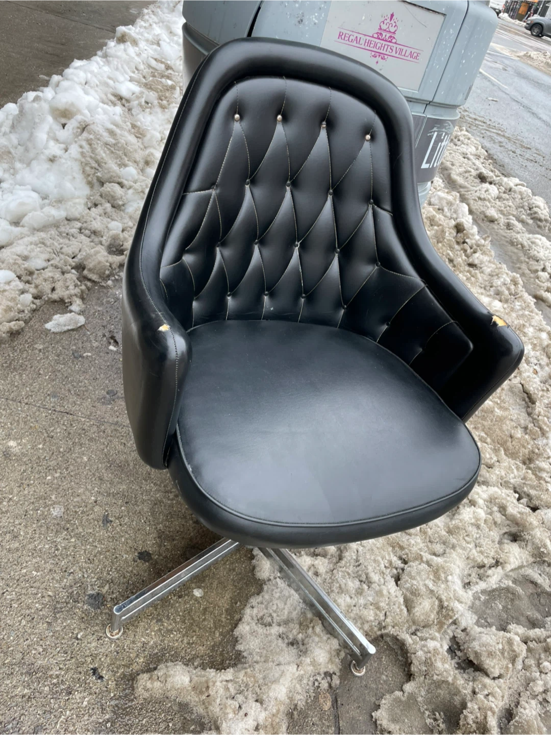 Black Faux Leather Office Chair with Tufted Back