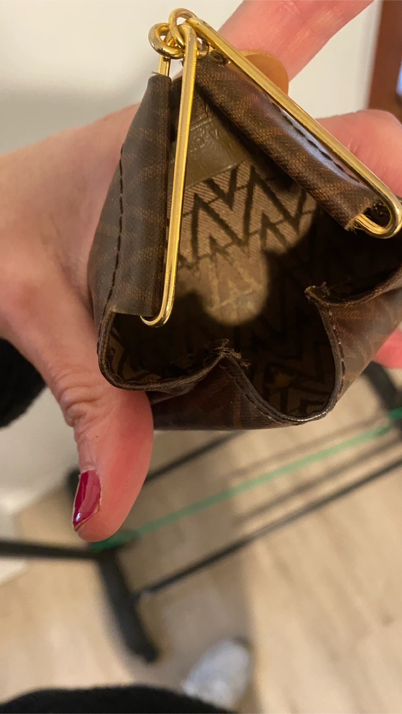 Rare Mario Valentino coin purse - photo 2