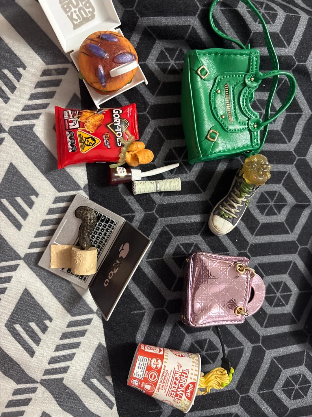 Miniatures MINI BRANDS GROSS VERSION AND FASHION VERSION
