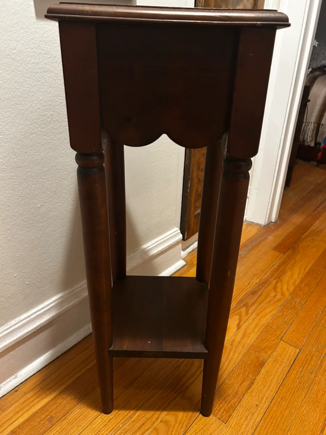 Vintage-Americana Wooden Side Table with Drawer - photo 3