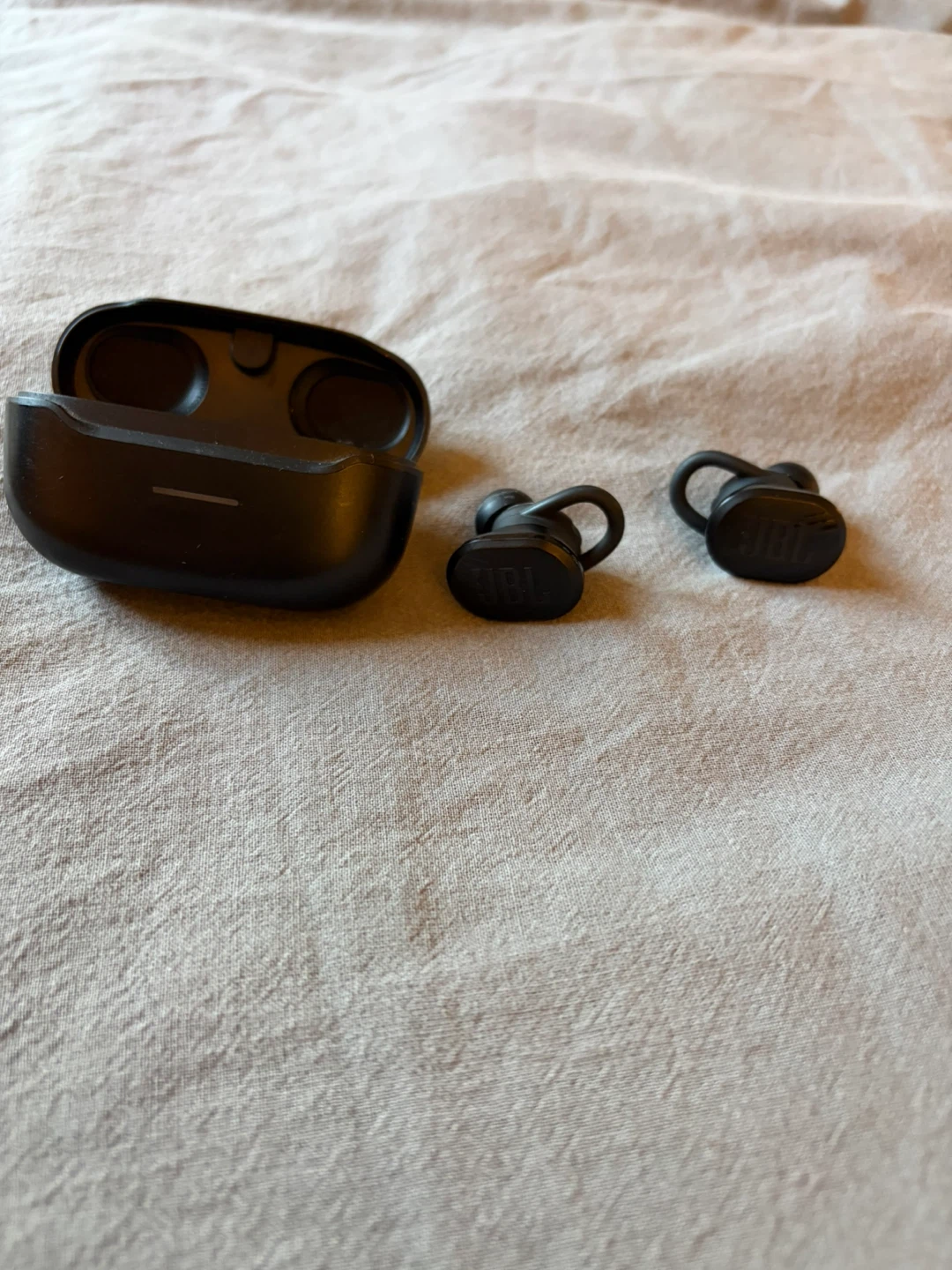 JBL True Wireless Earbuds with Charging Case - photo 2