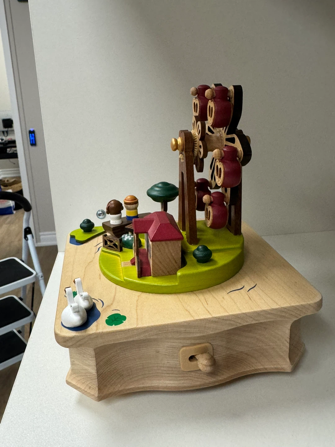 Wooden Canada Music Box with Ferris Wheel and Wildlife Scene - photo 5