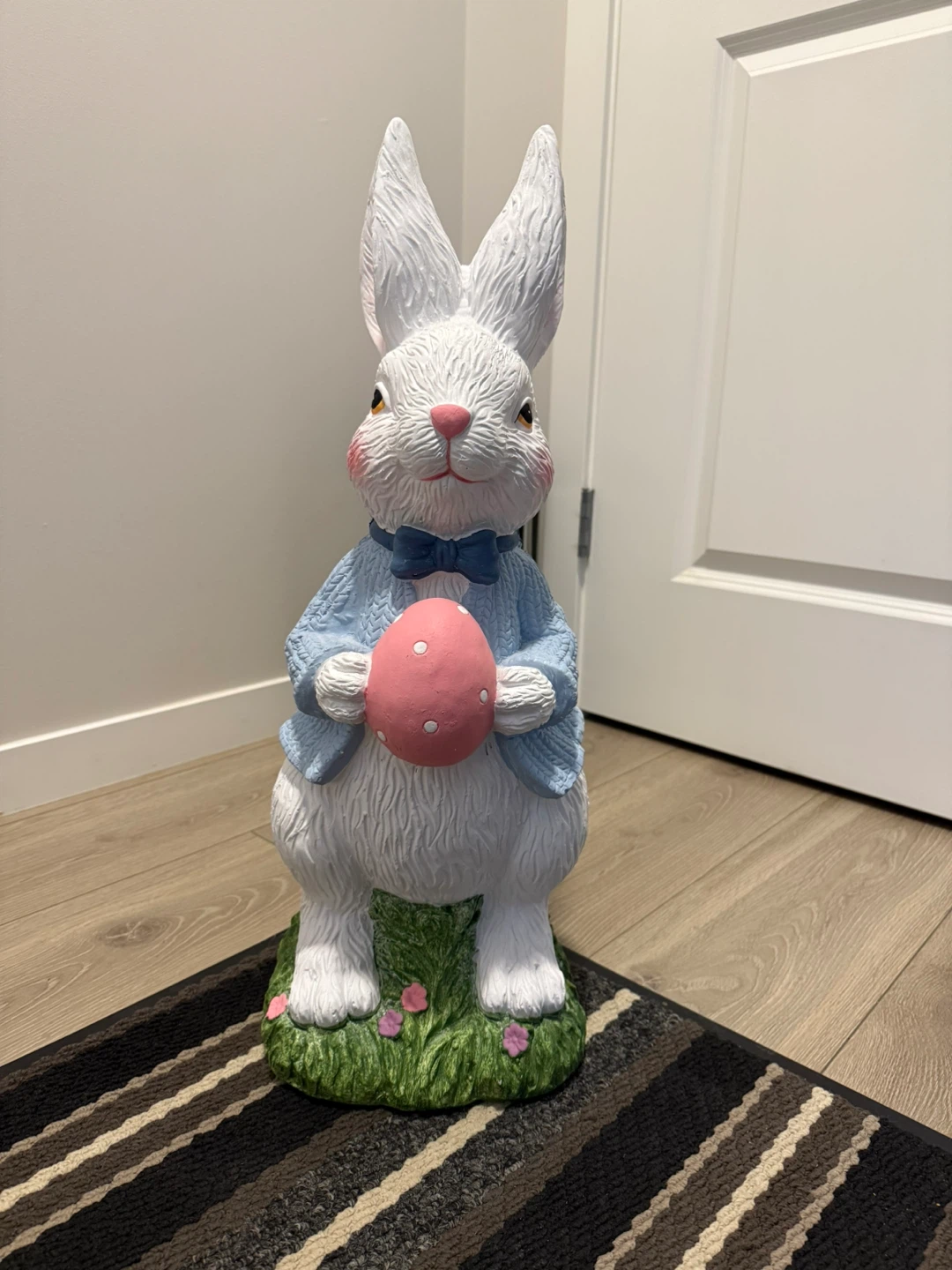 Easter Bunny Statue - Pick Up in Alpine Park SW