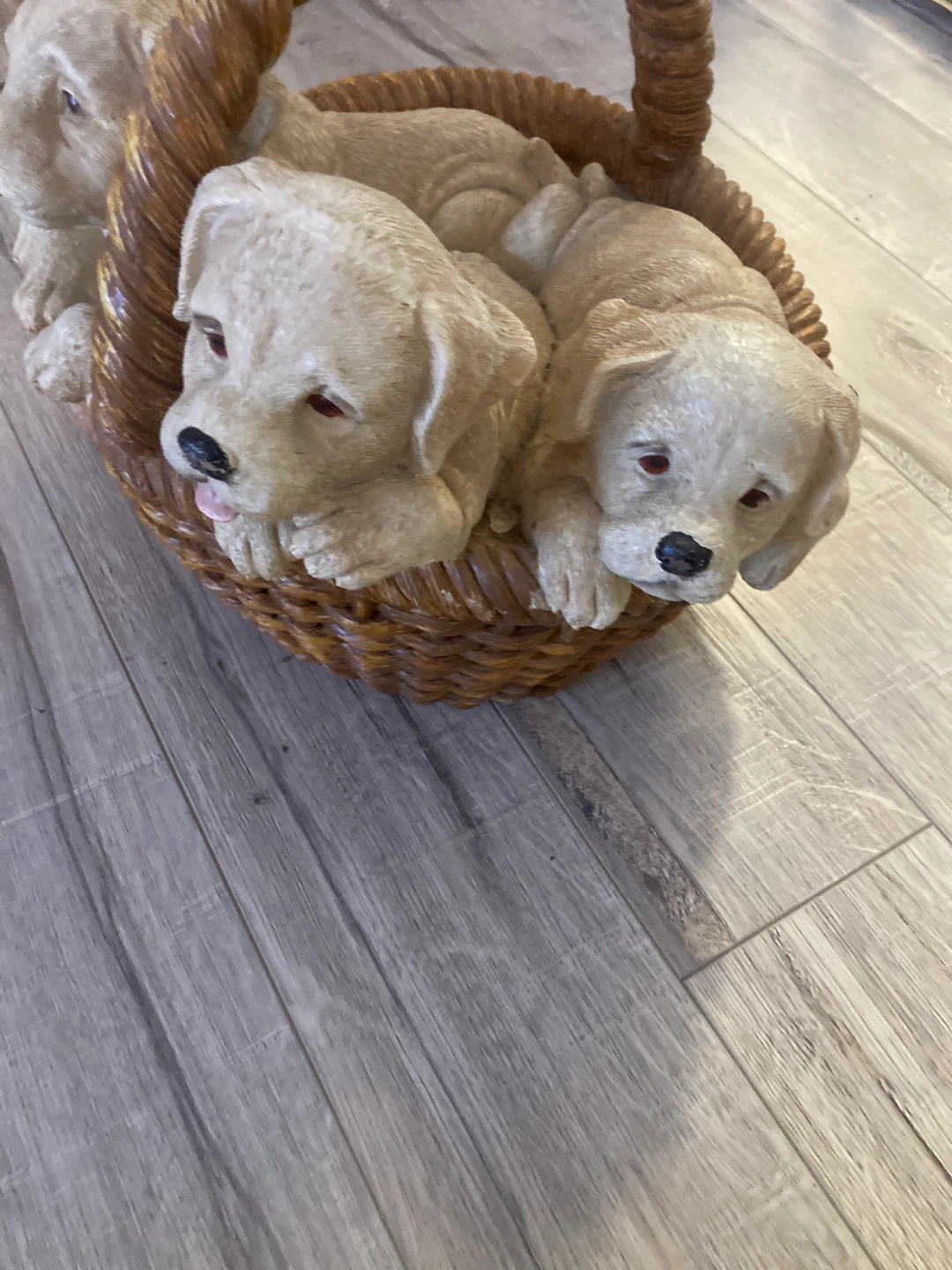 Puppies in a Basket Figurine - photo 2