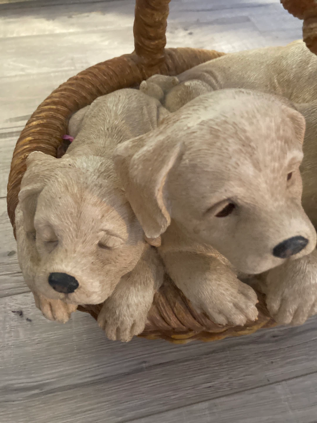 Puppies in a Basket Figurine - photo 4