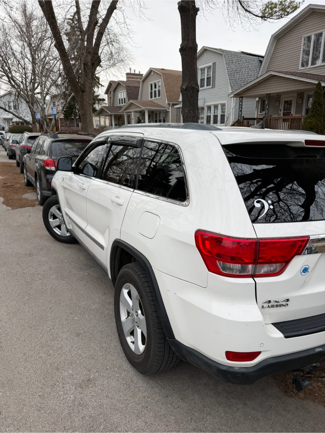 White Jeep Grand Cherokee - photo 2