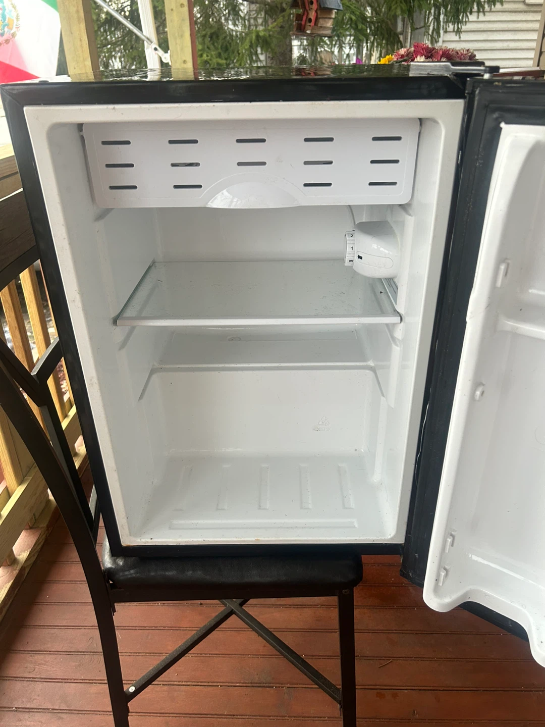 Bundle for $50 mini fridge & microwave - photo 5