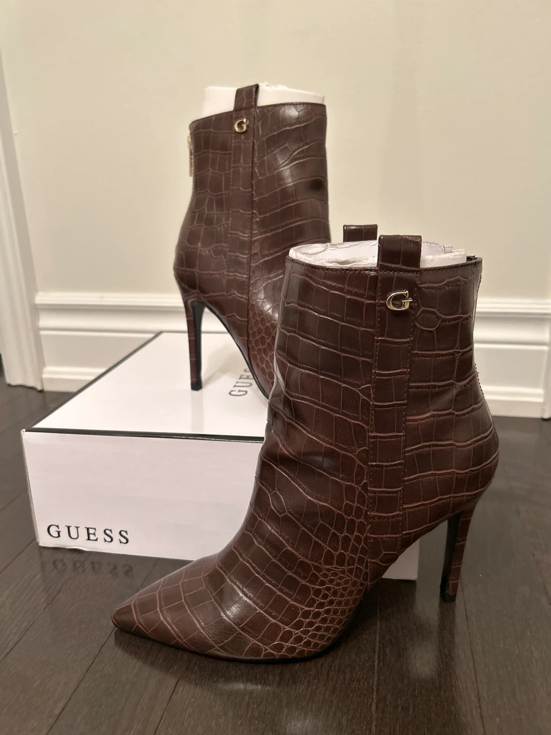GUESS Brown Crocodile Embossed Heeled Ankle Boots - photo 3