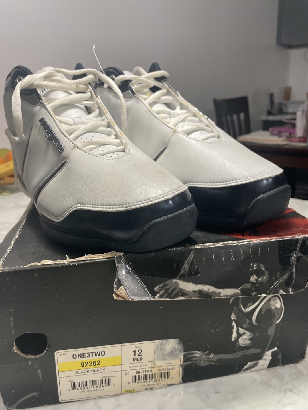 Magic ONE3TWO Size 12 Men's Basketball Shoes
